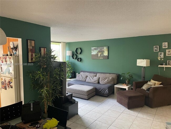 Building Photo - 17021 N Bay Rd