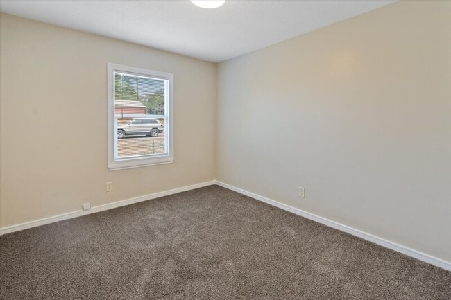 Building Photo - 1263 E Emerson Ave