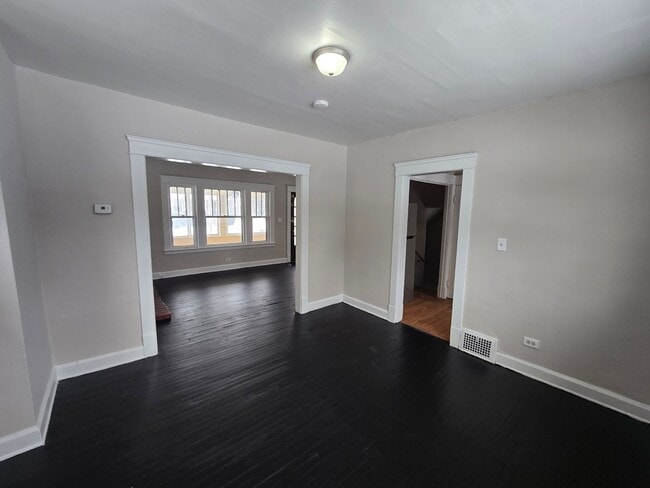 Building Photo - SECTION 8 and EDEN Accepted! Newly Renovated 3BR Home Now Available in Cleveland!!