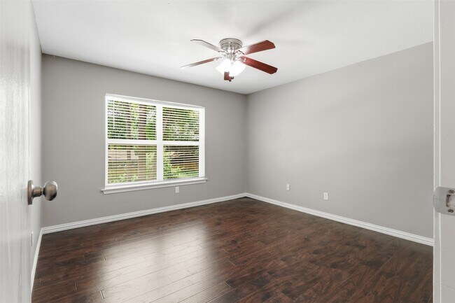 Building Photo - 971 N Red Cedar Cir