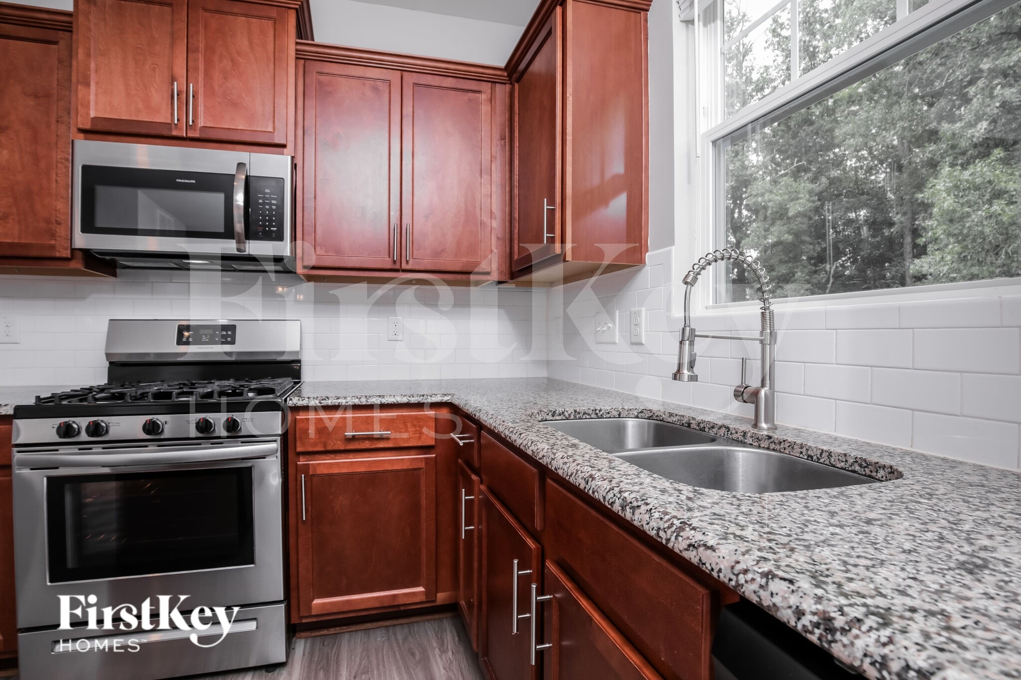 Building Photo - 636 Starry Sky Dr