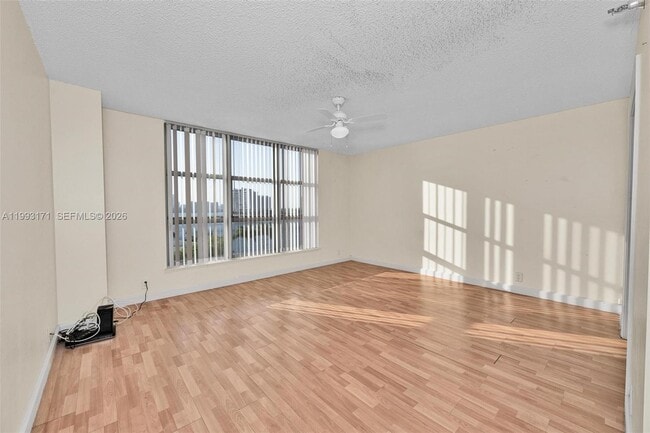 Building Photo - 3530 Mystic Pointe Dr