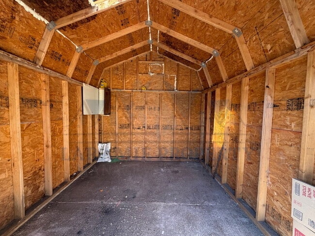 Building Photo - 656 N Cedar St