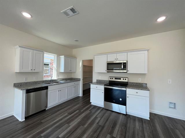 Building Photo - 786 Yorkshire Dr