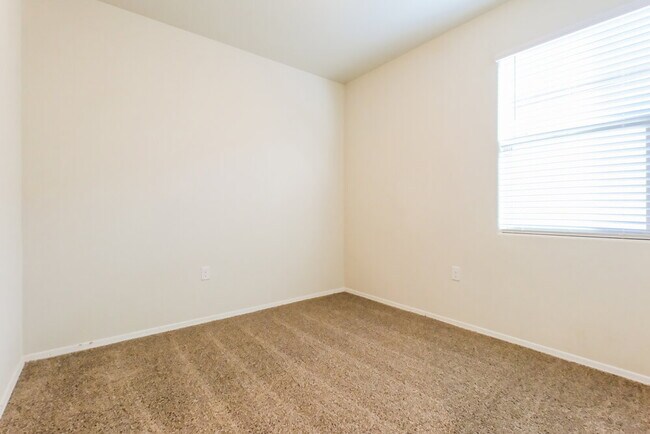 Building Photo - 5182 E Sharbel Rd