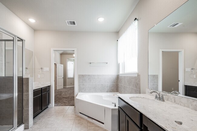 Building Photo - 4831 Eagles Glen Dr
