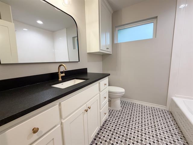 Building Photo - 113 Monticello Dr