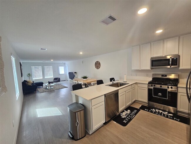 Building Photo - 28751 Texas Plns Dr