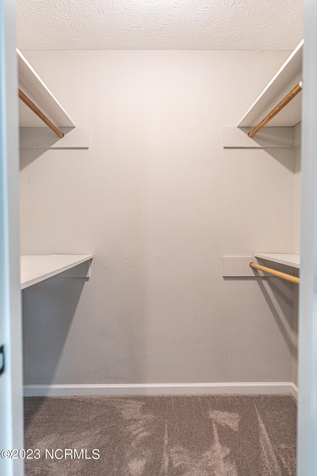 Building Photo - 145 Sandhurst Pl