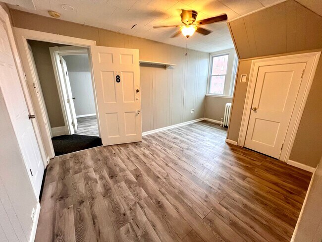 Building Photo - 259-261 N. Dithridge Street (Full Service)