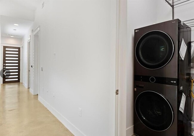 Building Photo - 1609 J J Seabrook Dr