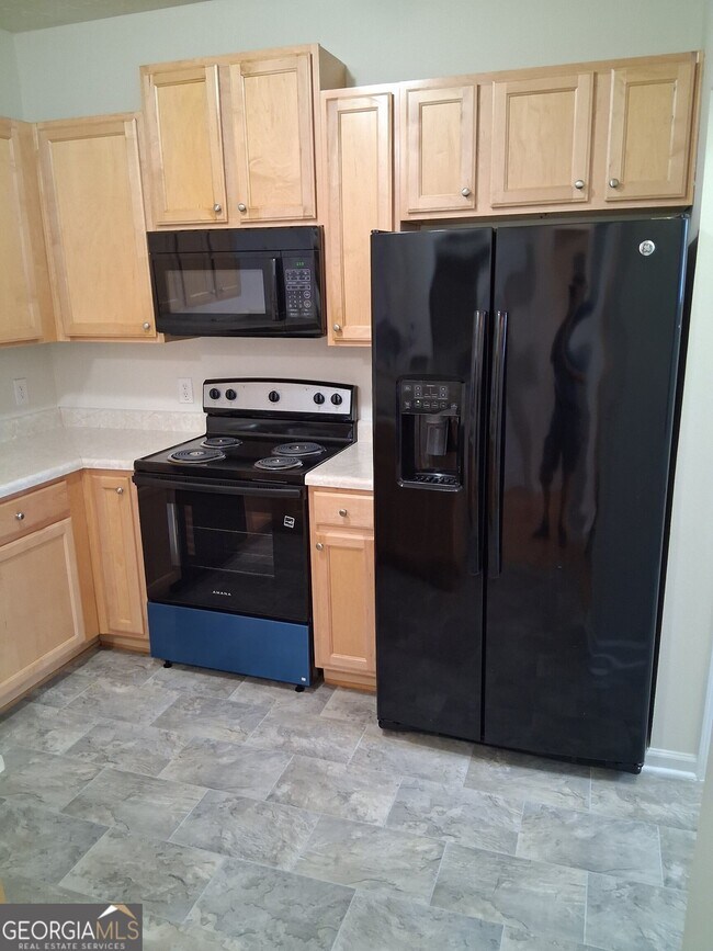 Building Photo - 6208 Ellenwood Dr