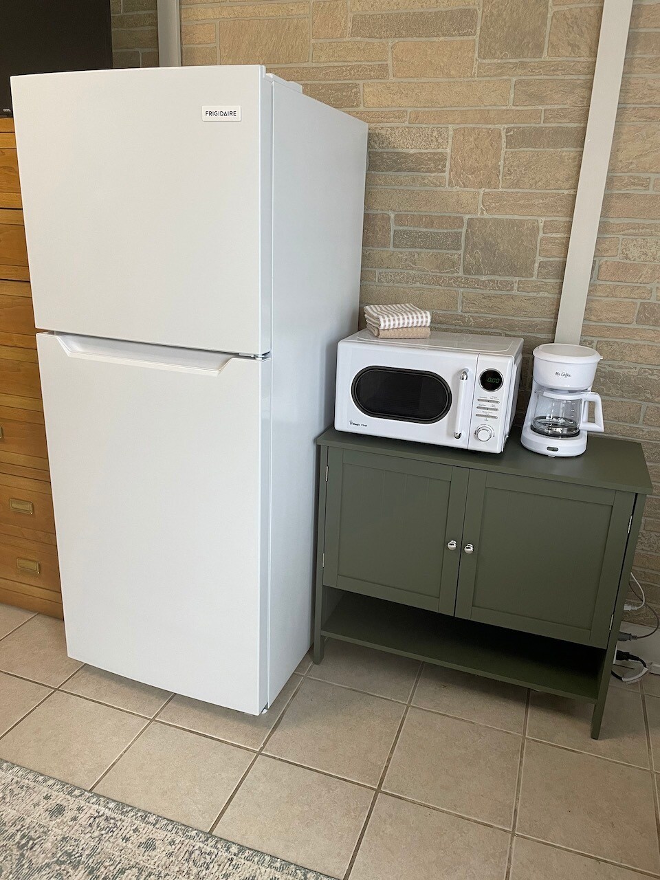 Building Photo - 107 Elyria St