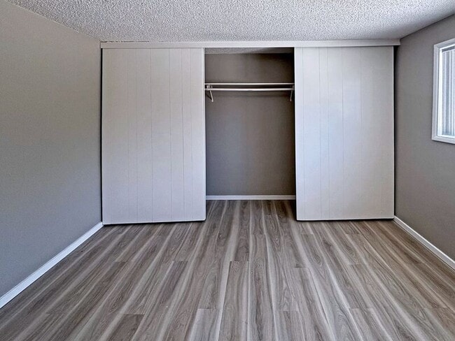 Building Photo - 1109-B W 6th Ave