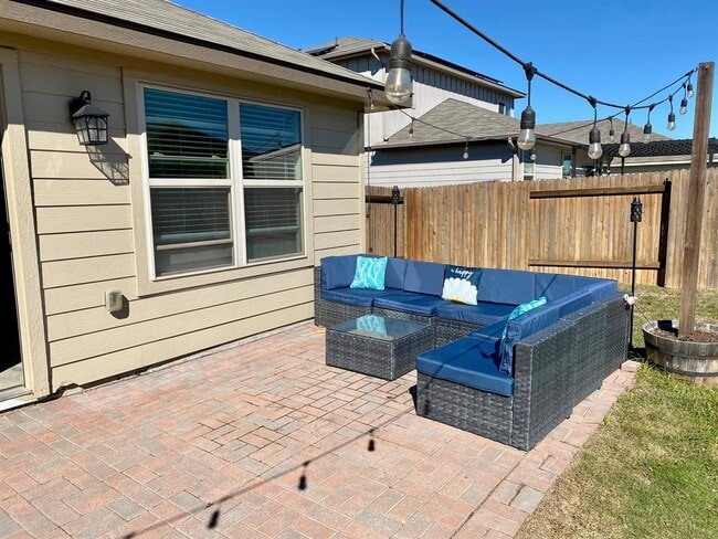 Building Photo - 149 Red Sun Dr