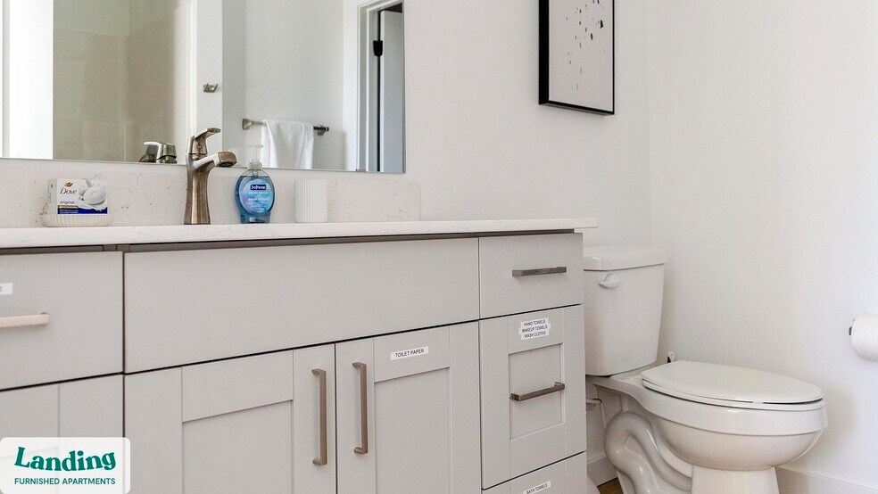 Building Photo - 650 N Main St