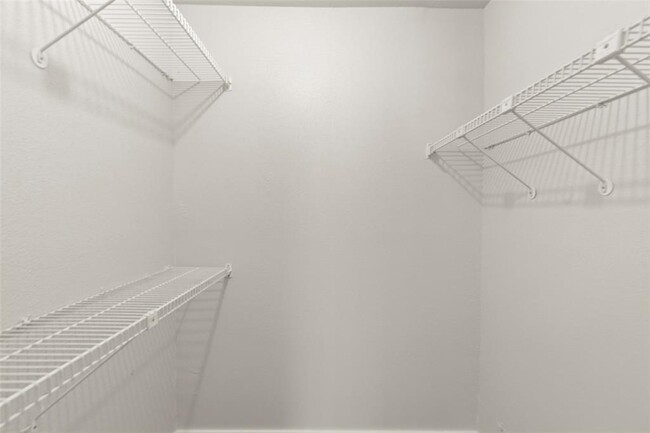 Building Photo - 5711 Sugar Hill Dr