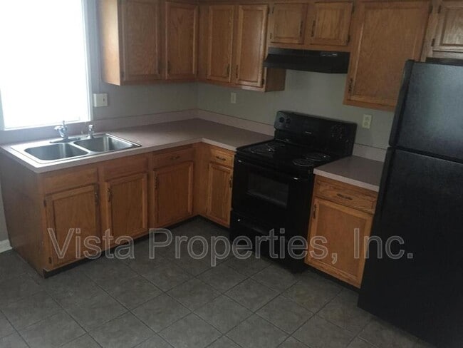 Building Photo - 1840 La Salle Pl