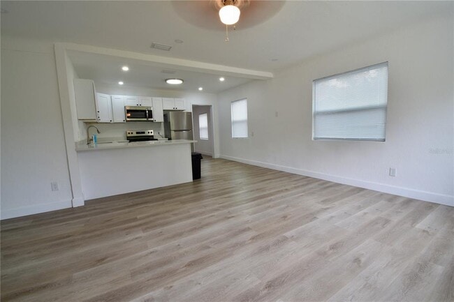Building Photo - 419 40th Ave S