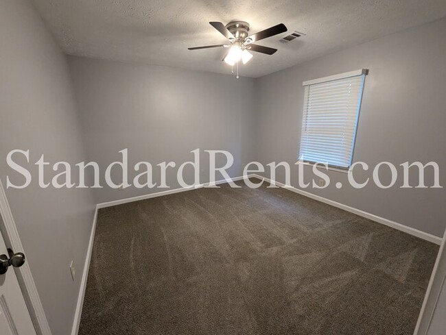 Building Photo - 2870 Spruce Cir