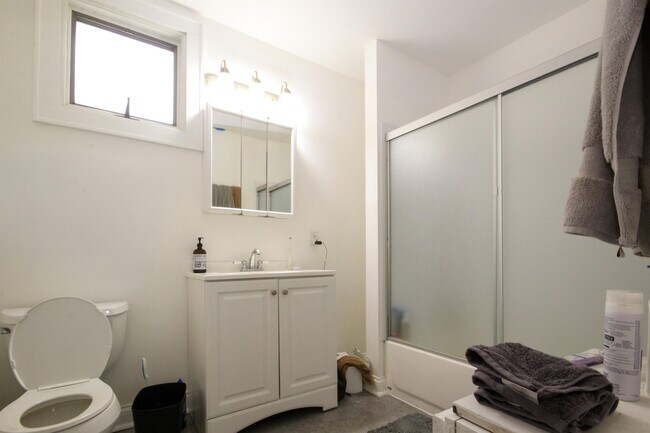 Building Photo - 3200 Aldrich Ave S