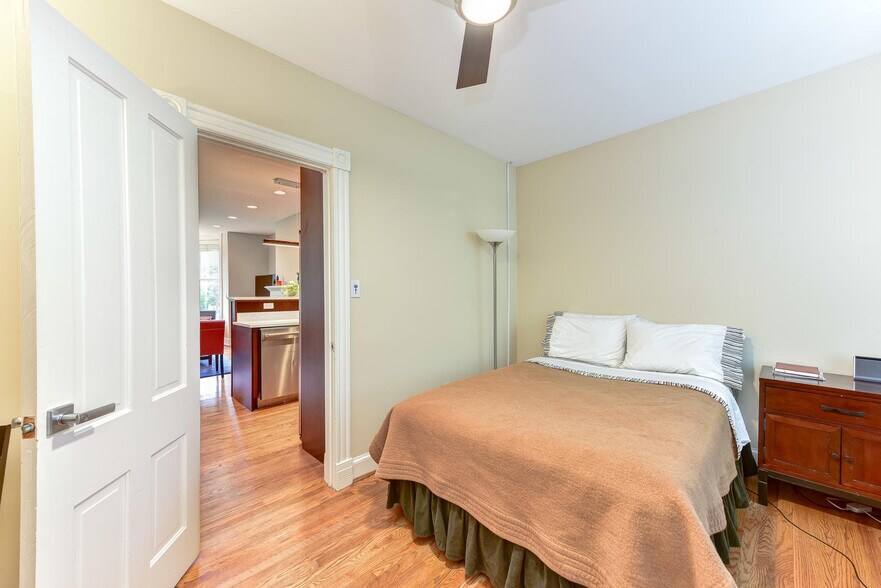Main BR - 24 Logan Cir NW