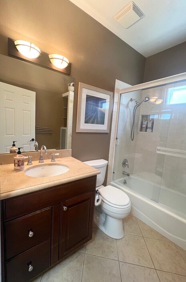 Full Bath - 6947 Jellico Ave