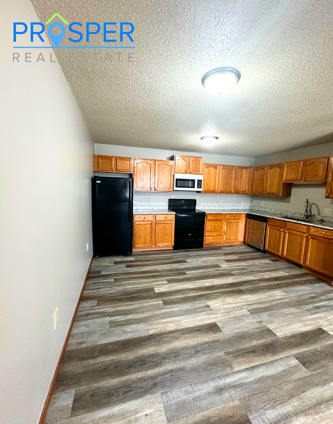Building Photo - 856 Kari Dr