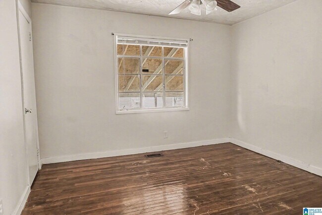 Building Photo - 1520 17th Way SW