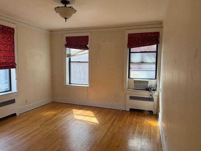 Building Photo - 457 Jersey Ave