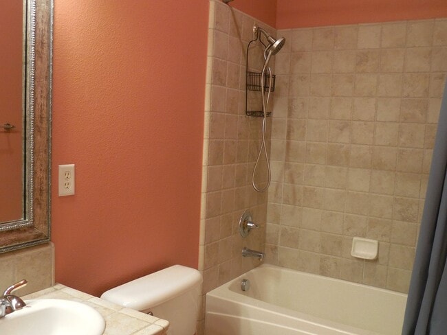 Building Photo - Spacious Single Story Home in Springlake!