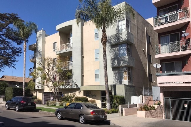 Building Photo - 10625 Valley Spring Ln