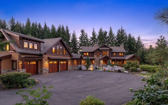 Primary Photo - Luxury Living in Tumble Creek