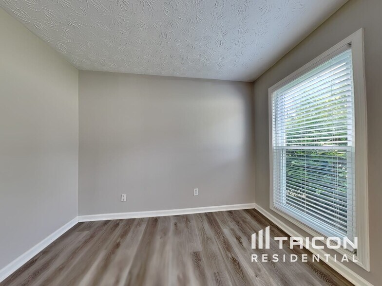 Building Photo - 2700 Peachtree Parc Ln