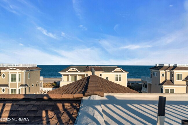 Building Photo - 2 Tradewinds Ln