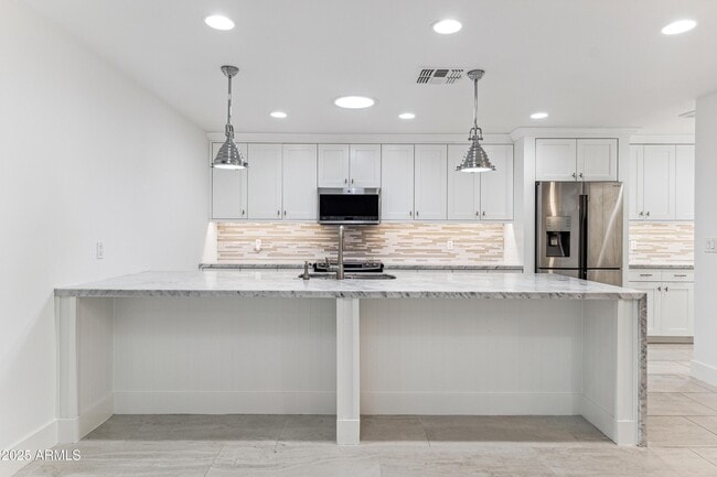 Building Photo - 6953 E Lafayette Blvd