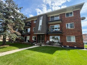 Building Photo - 8101 83rd Pl
