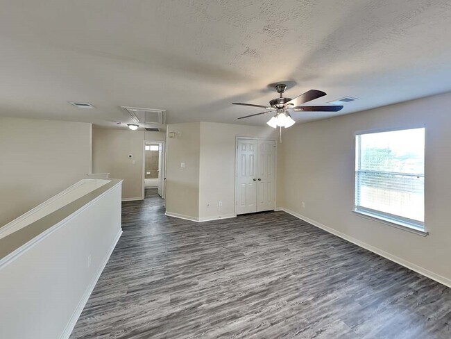 Building Photo - 1411 Baychester Ln