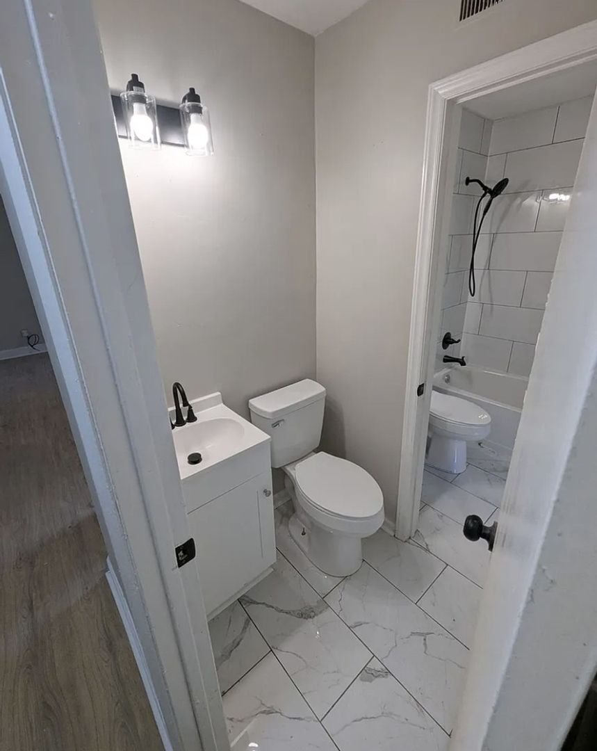 Building Photo - 2846 Kenhill Dr