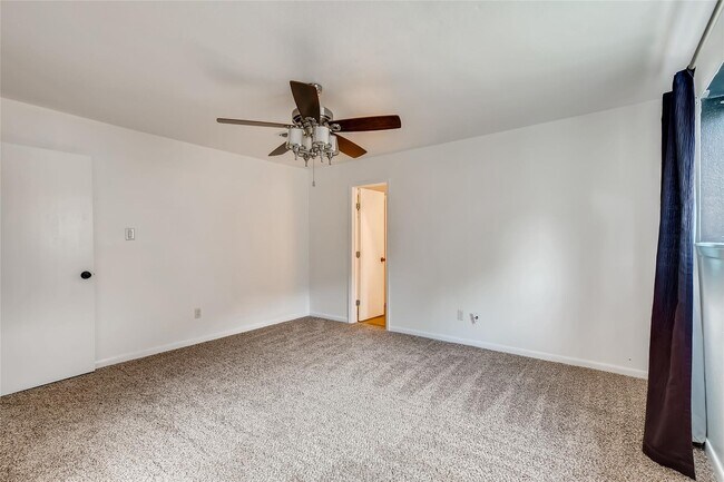 Building Photo - 946 Mesa Terrace Dr