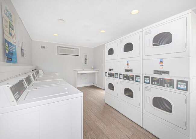 Building Photo - 4301 W Cleveland St