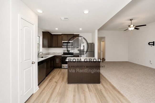 Building Photo - 104 Bovine Dr