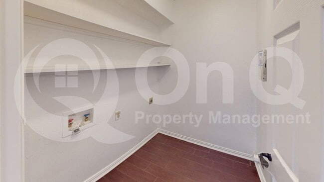 Building Photo - 217 Creekside Ln