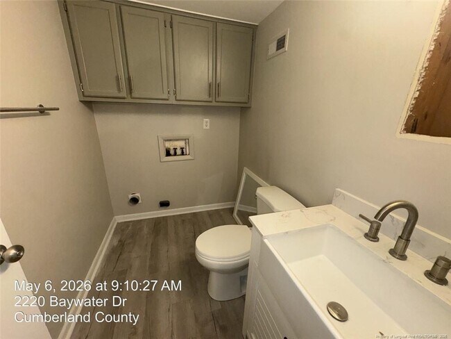 Building Photo - 2220 Baywater Dr