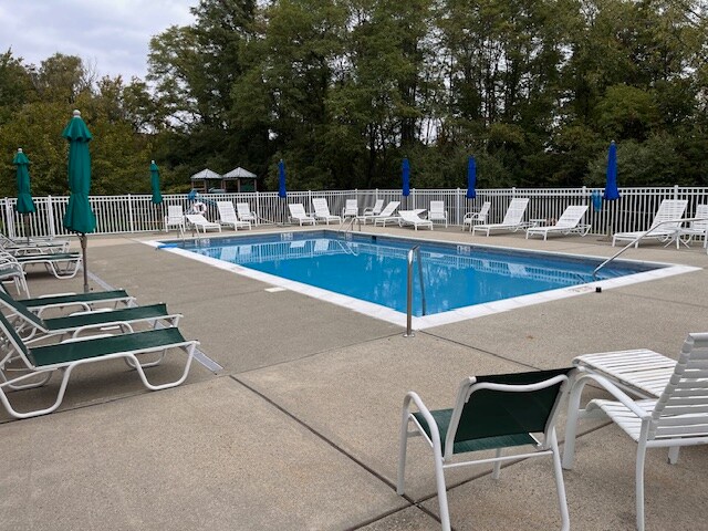 Building Photo - 2002 Larson Dr