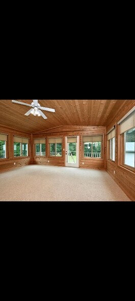 Building Photo - 42671 Lisa Ln