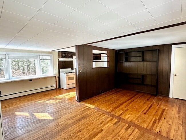 Building Photo - 877-877 Lower Swiftwater Rd