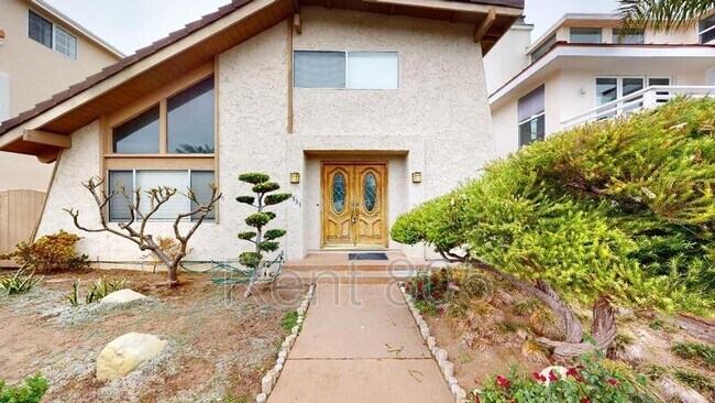 Building Photo - 4837 Oceanaire St