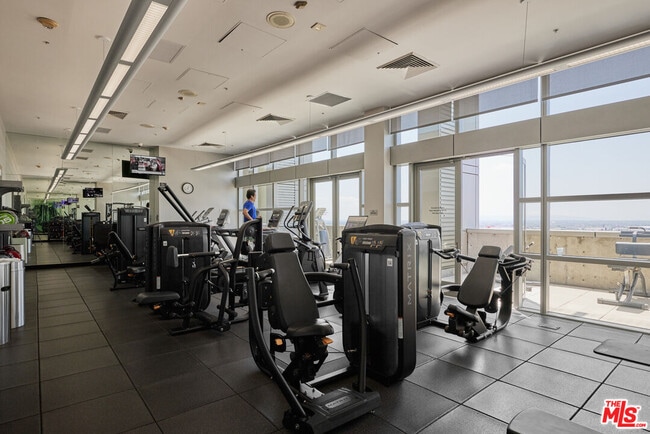 Building Photo - 1155 S Grand Ave