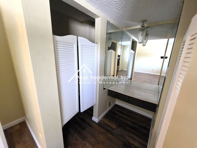 Building Photo - 6691 Greenback Ln